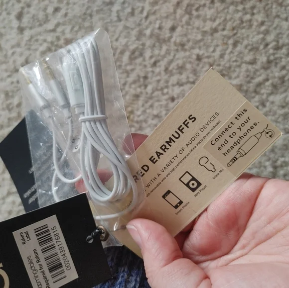 NWT‎ UGG chunky knit blue headphones/earmuffs - Picture 7 of 8